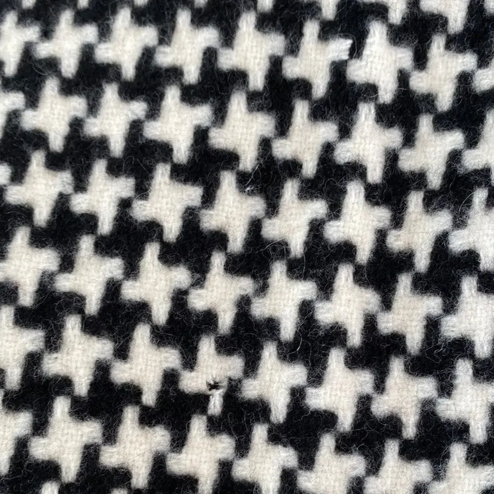 Burberry London Houndstooth Wool Scarf - Picture 4 of 5